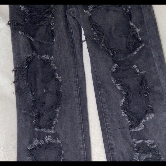 Ripped black jeans - Picture 2 of 3